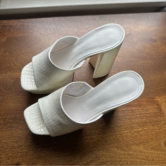 SCHUTZ Darah Crocodile-Embossed Leather Sandal size 7 - Picture 10 of 10